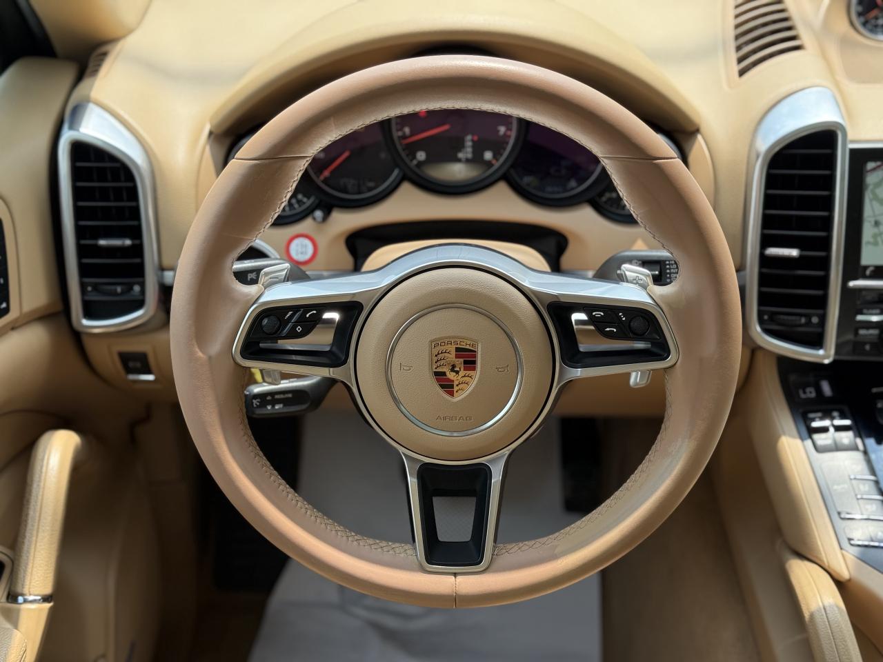 2016 Porsche Cayenne PREMIUM | PANO | NAVI | BACK UP CAMERA - Photo #17