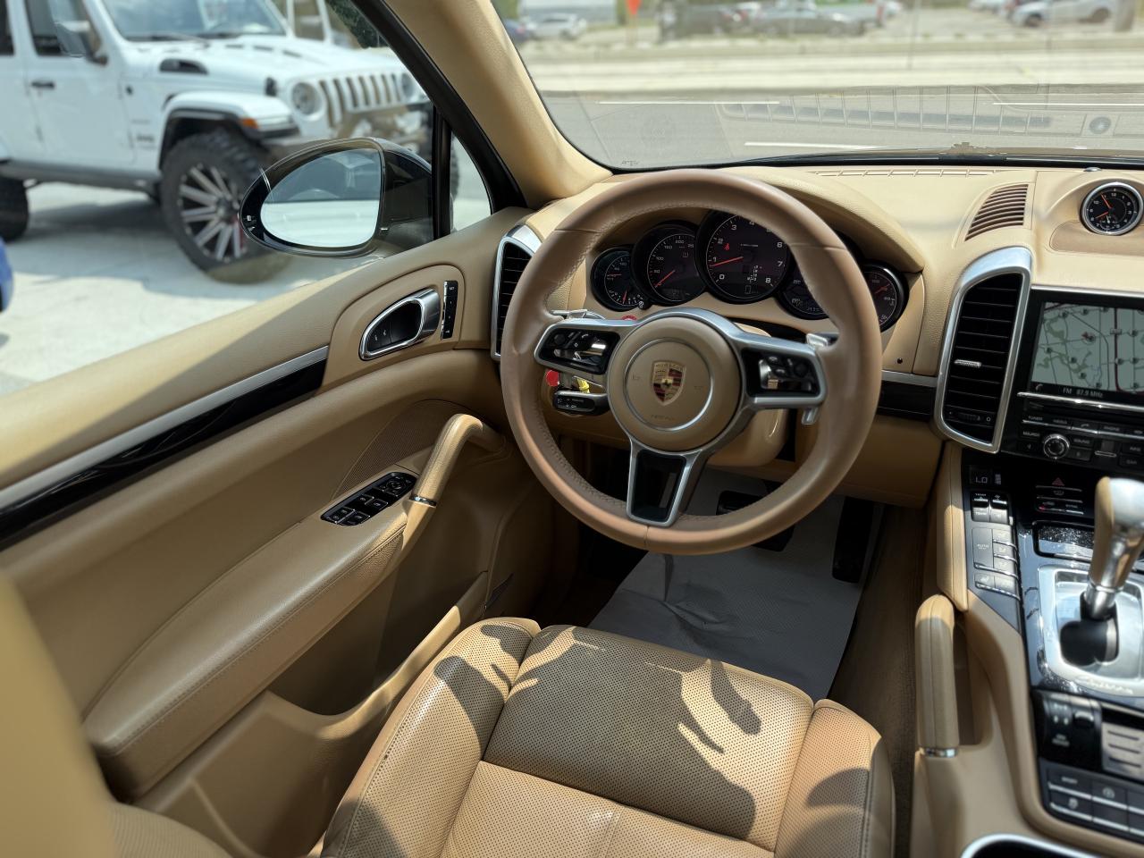 2016 Porsche Cayenne PREMIUM | PANO | NAVI | BACK UP CAMERA - Photo #14