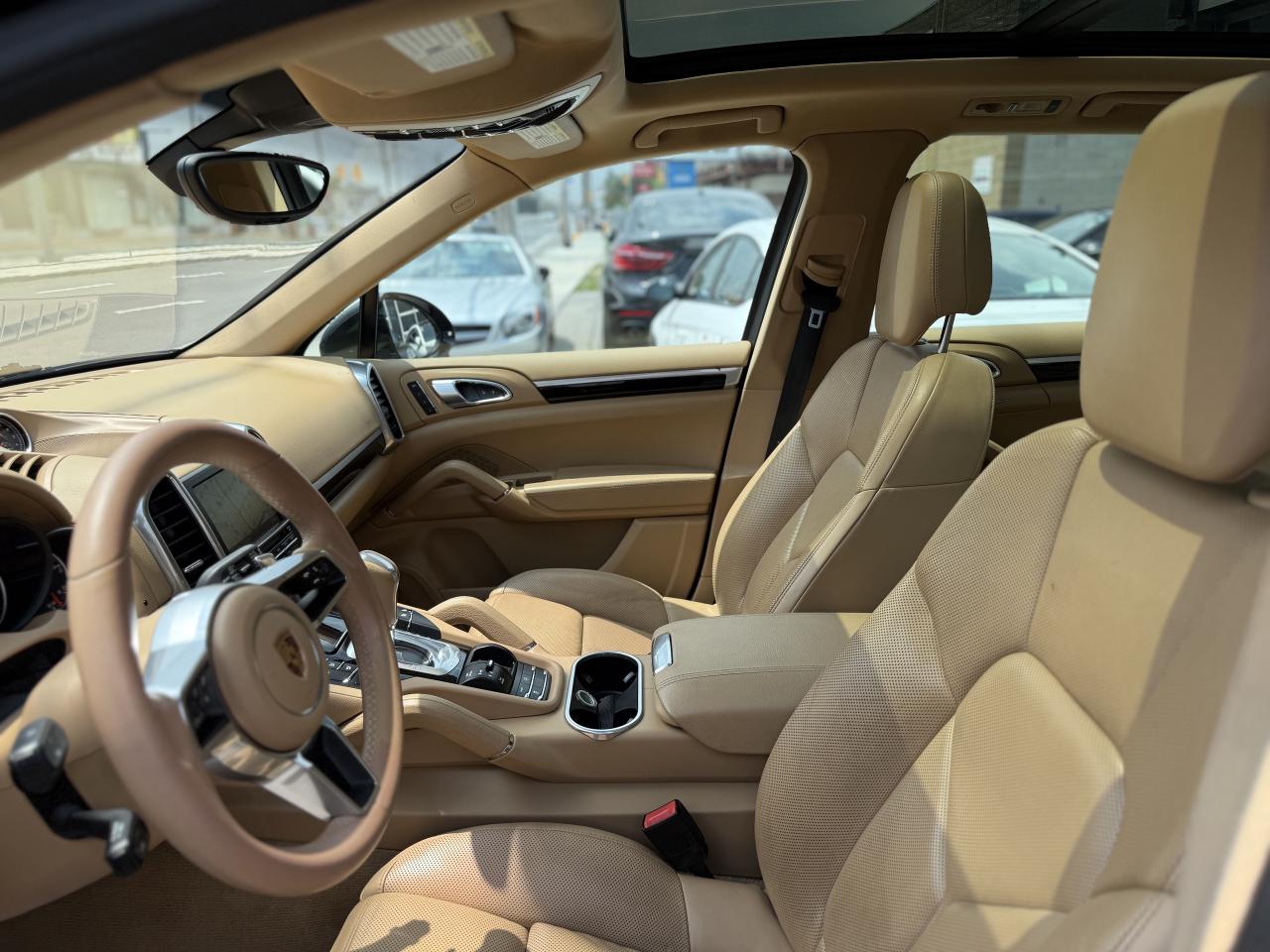 2016 Porsche Cayenne PREMIUM | PANO | NAVI | BACK UP CAMERA - Photo #24