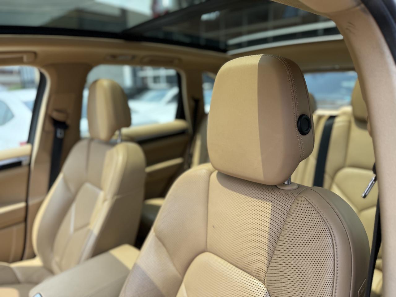 2016 Porsche Cayenne PREMIUM | PANO | NAVI | BACK UP CAMERA - Photo #25