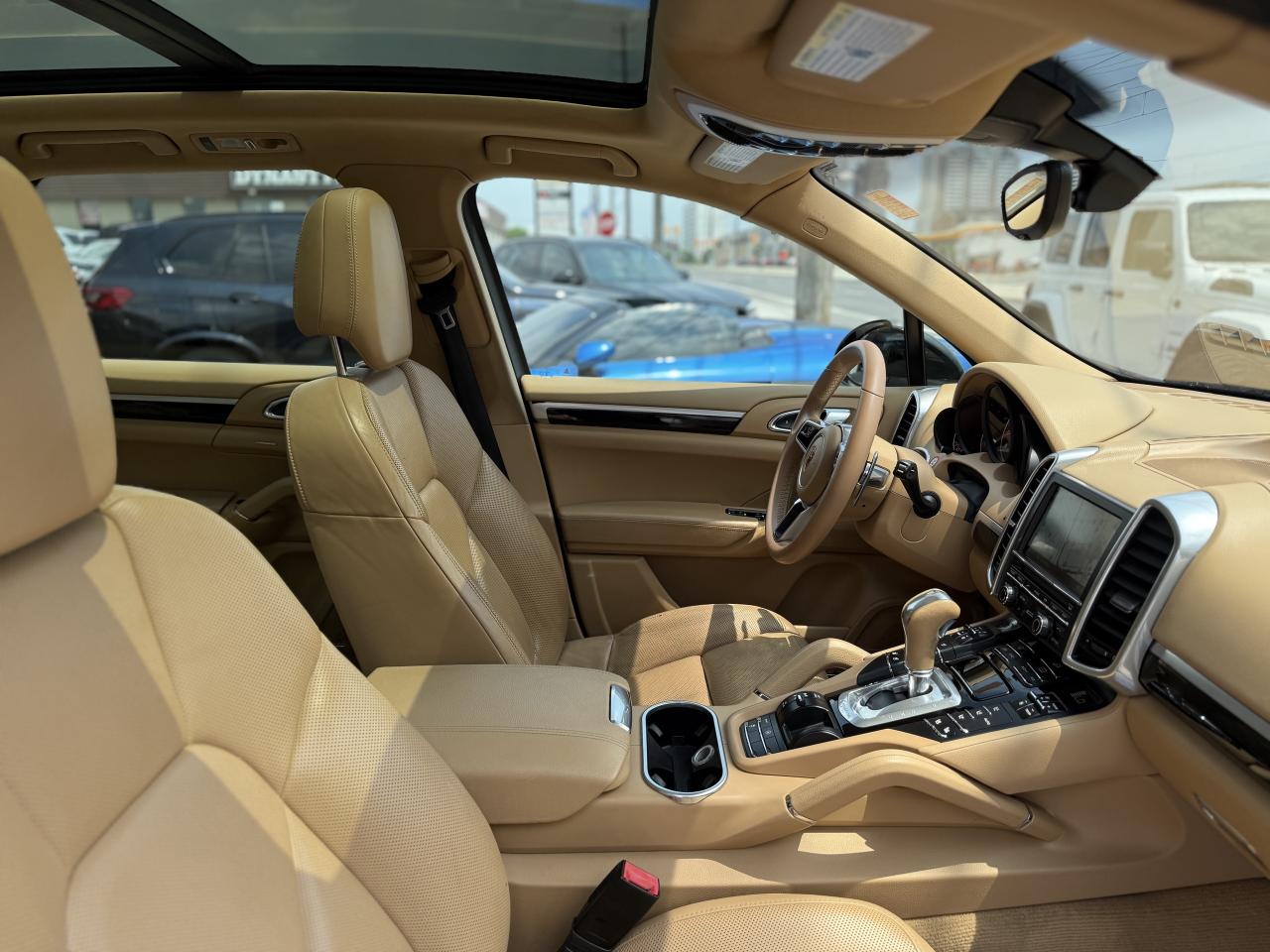 2016 Porsche Cayenne PREMIUM | PANO | NAVI | BACK UP CAMERA - Photo #27