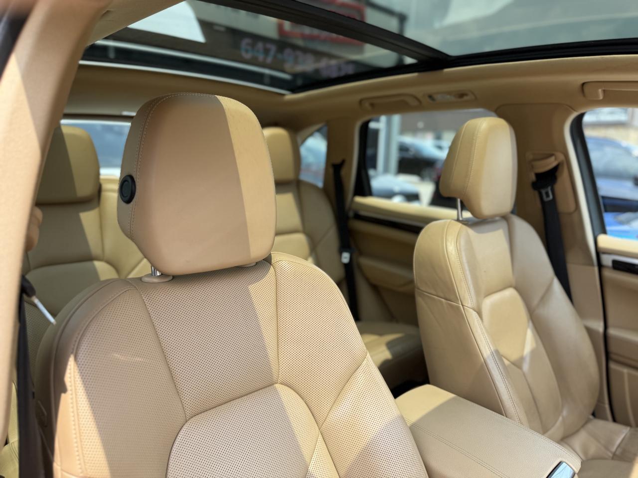 2016 Porsche Cayenne PREMIUM | PANO | NAVI | BACK UP CAMERA - Photo #28