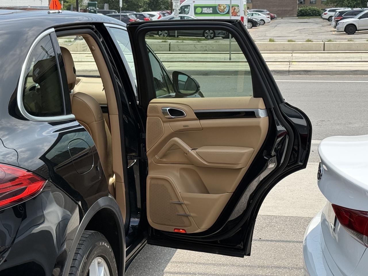 2016 Porsche Cayenne PREMIUM | PANO | NAVI | BACK UP CAMERA - Photo #29