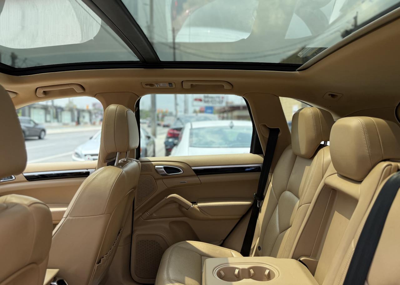2016 Porsche Cayenne PREMIUM | PANO | NAVI | BACK UP CAMERA - Photo #33