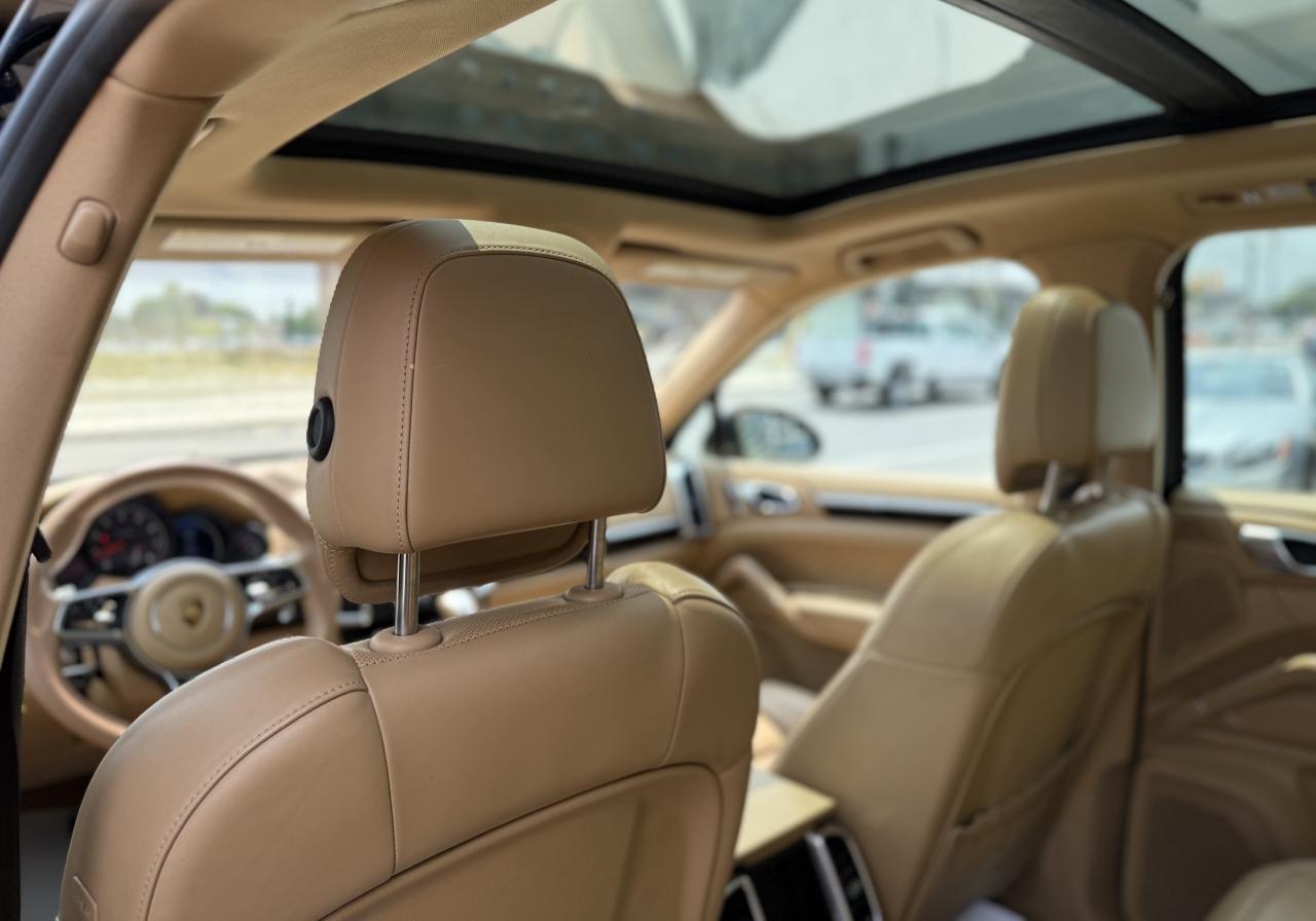 2016 Porsche Cayenne PREMIUM | PANO | NAVI | BACK UP CAMERA - Photo #34