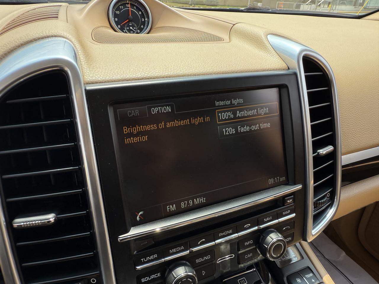 2016 Porsche Cayenne PREMIUM | PANO | NAVI | BACK UP CAMERA - Photo #36
