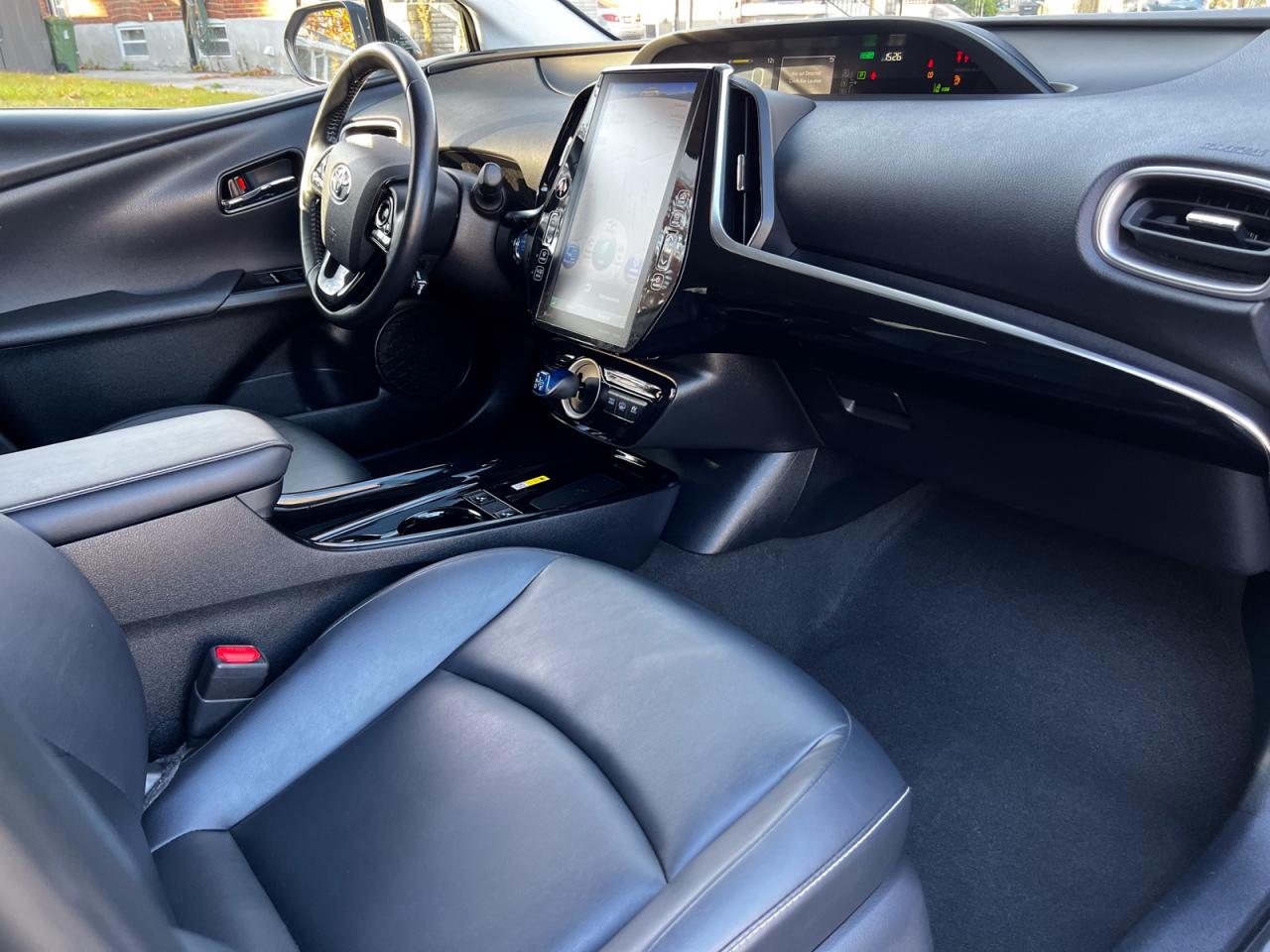 2021 Toyota Prius Prime Upgrade Auto Photo