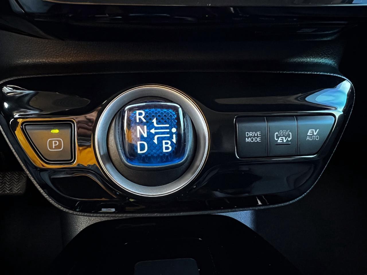 2021 Toyota Prius Prime Upgrade Auto Photo