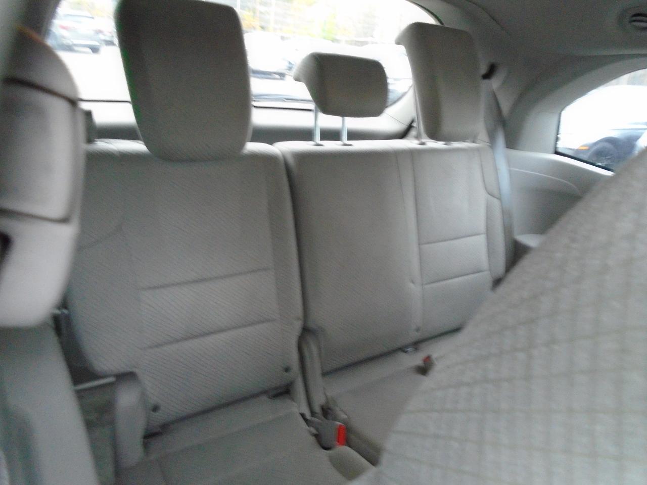 2015 Honda Odyssey SE/ ONE OWNER / NEW BRAKES / SUPER CLEAN /REAR CAM - Photo #15
