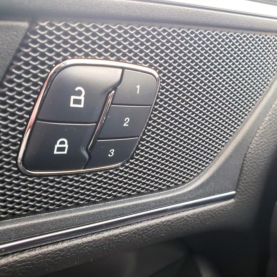 1734386803