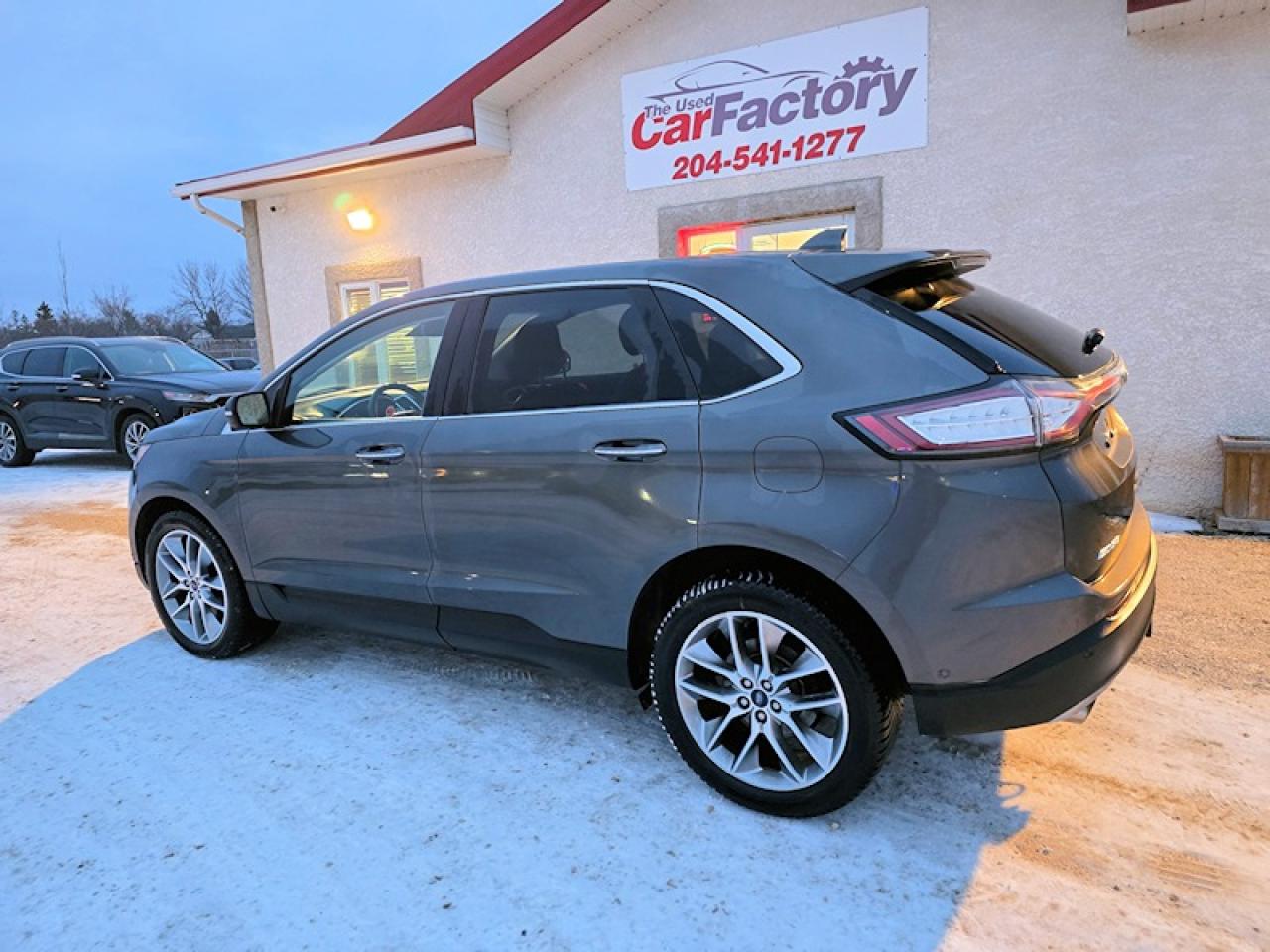 2017 Ford Edge 4dr Titanium AWD NO Accidents - Photo #2