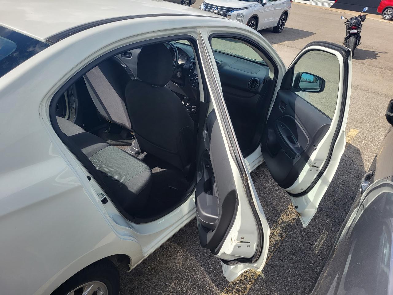 2018 Mitsubishi Mirage ES CVT Photo