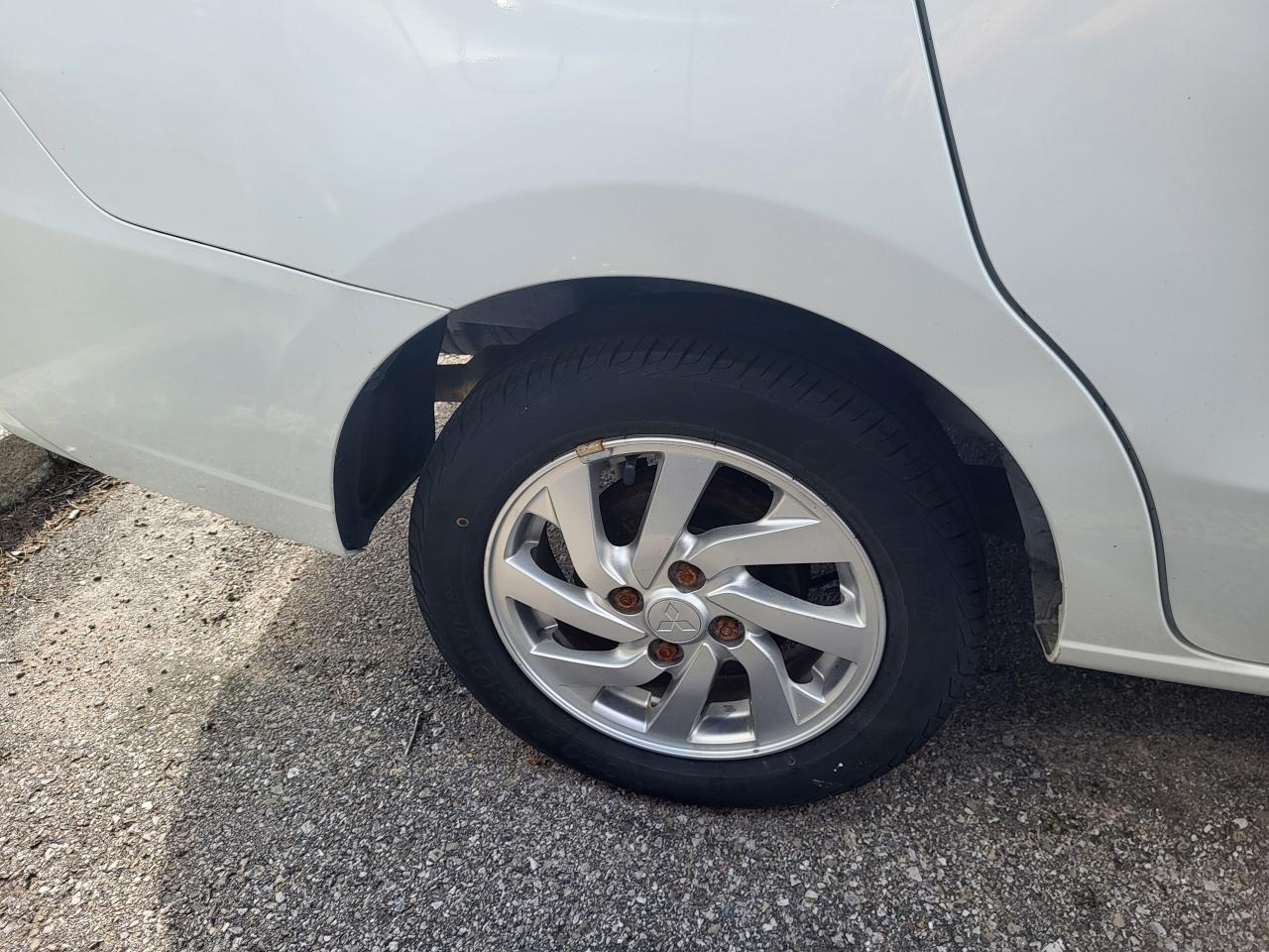 2018 Mitsubishi Mirage ES CVT Photo