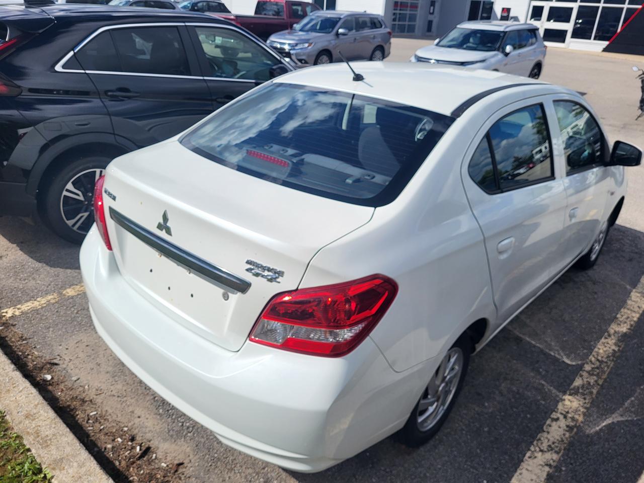 2018 Mitsubishi Mirage ES CVT Photo