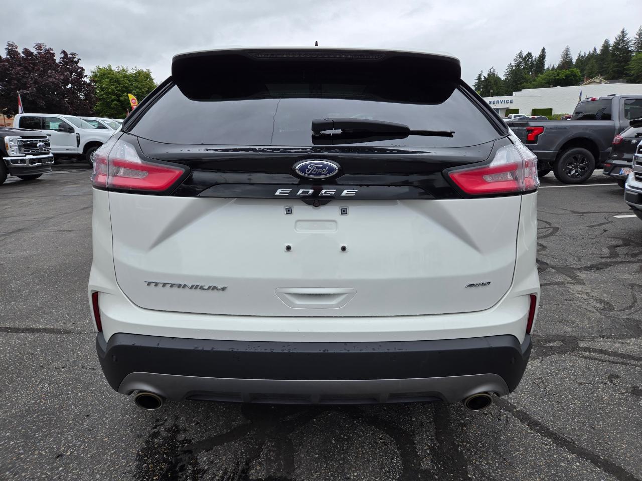 2022 Ford Edge Titanium Photo5