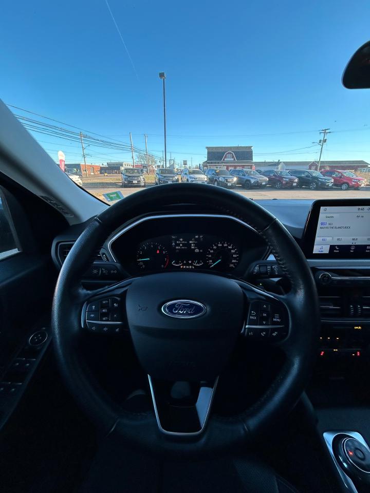 2021 Ford Escape SEL - Photo #10