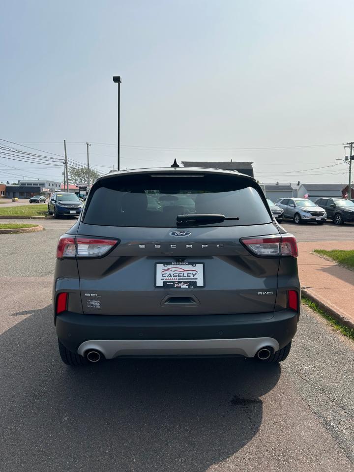2021 Ford Escape SEL - Photo #5