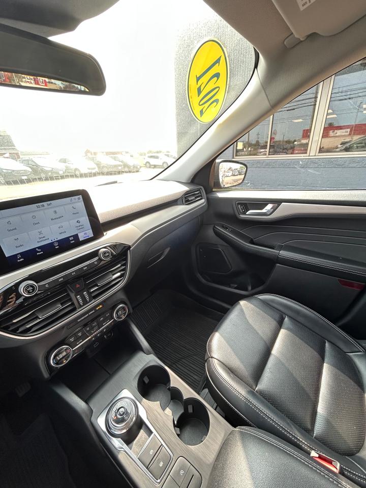 2021 Ford Escape SEL - Photo #10