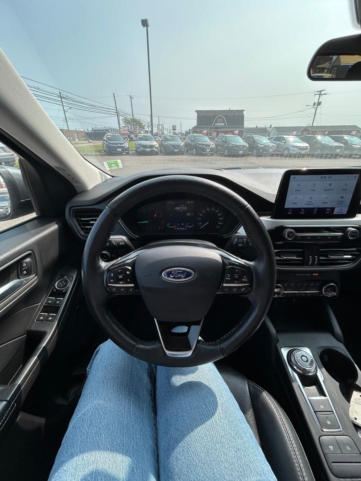 2021 Ford Escape SEL - Photo #9