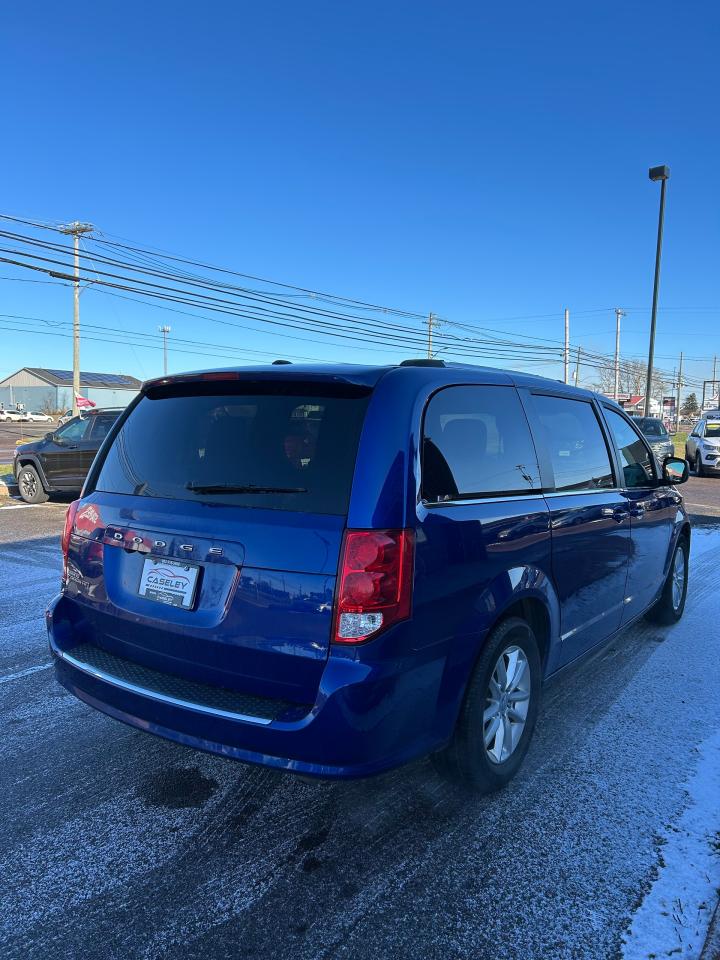 2020 Dodge Grand Caravan PREMIUM - Photo #4