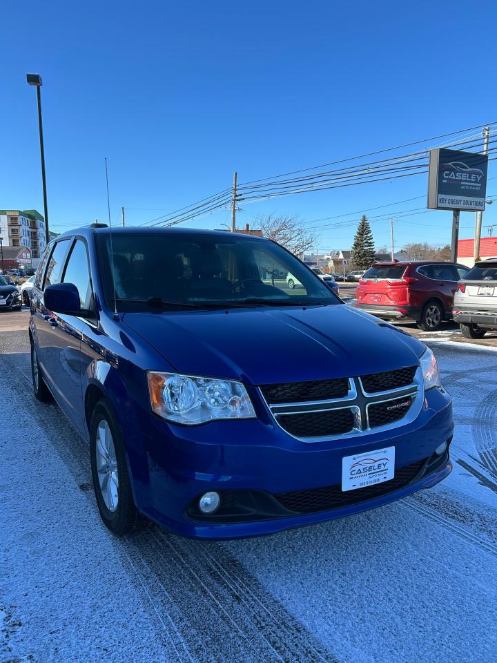 2020 Dodge Grand Caravan PREMIUM - Photo #3