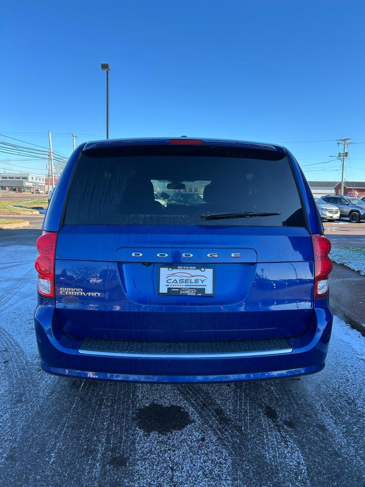 2020 Dodge Grand Caravan PREMIUM - Photo #5