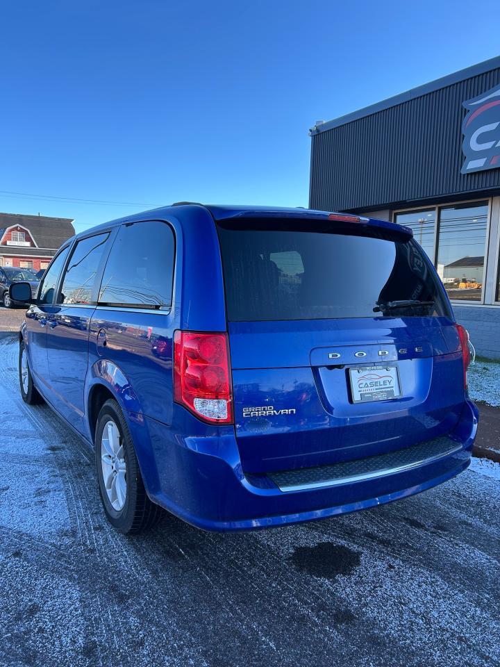 2020 Dodge Grand Caravan PREMIUM - Photo #6