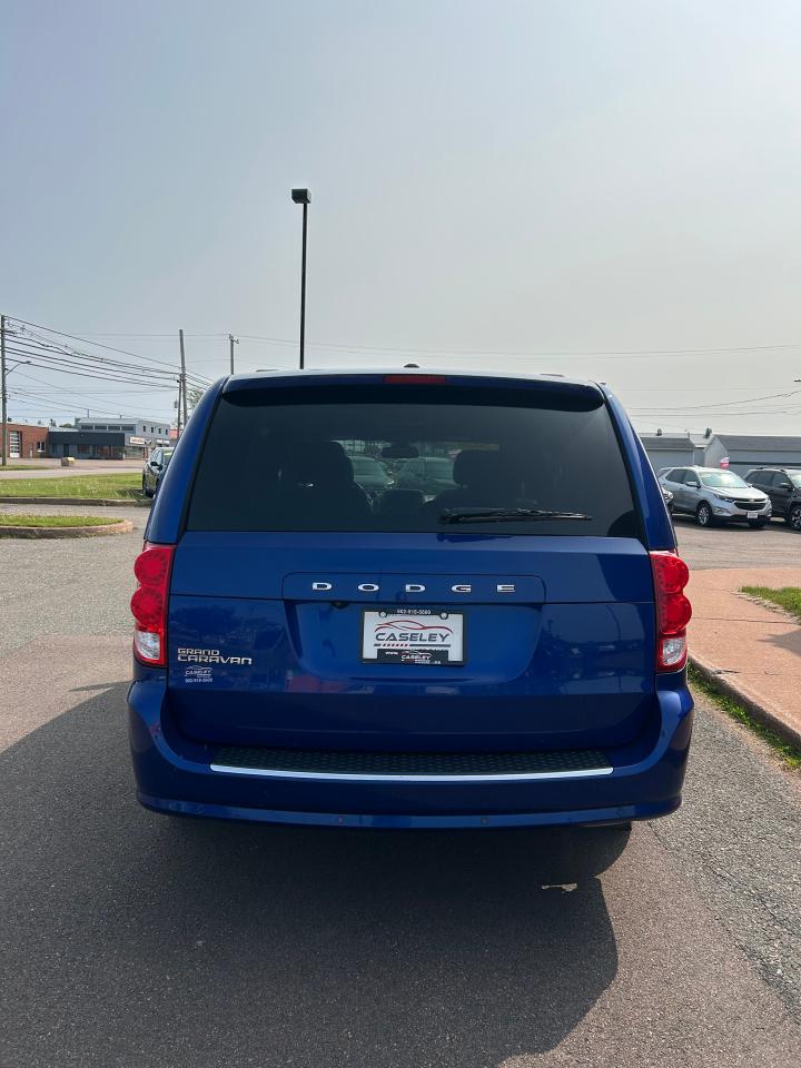 2020 Dodge Grand Caravan PREMIUM - Photo #5