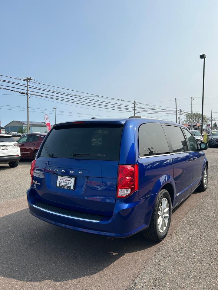 2020 Dodge Grand Caravan PREMIUM - Photo #4