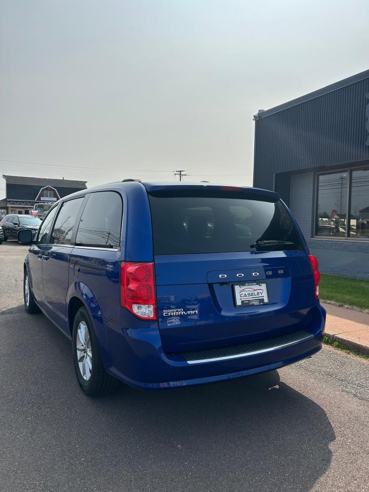 2020 Dodge Grand Caravan PREMIUM - Photo #6