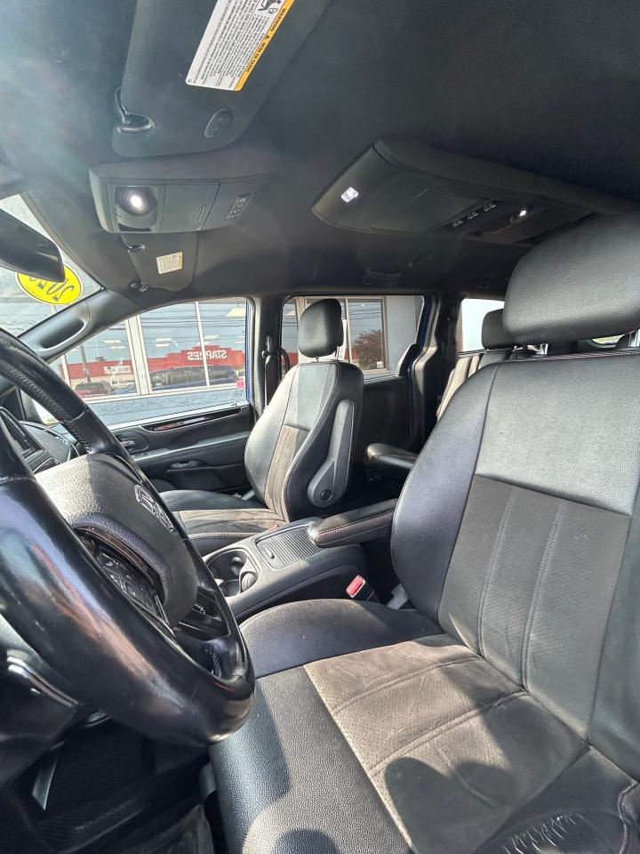 2020 Dodge Grand Caravan PREMIUM - Photo #8