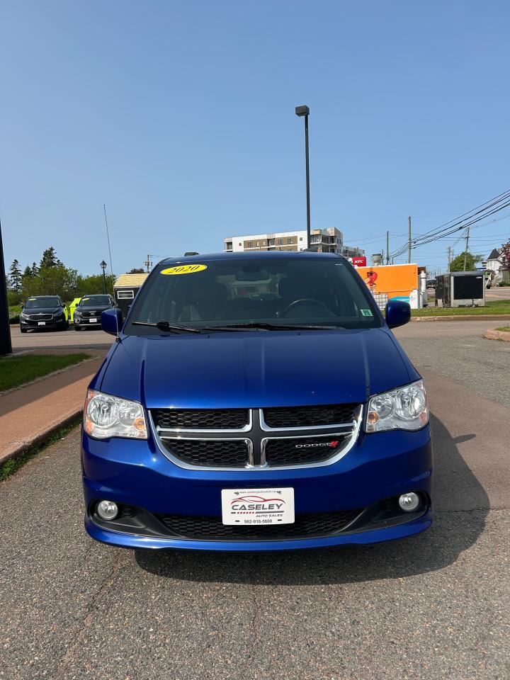 2020 Dodge Grand Caravan PREMIUM - Photo #2