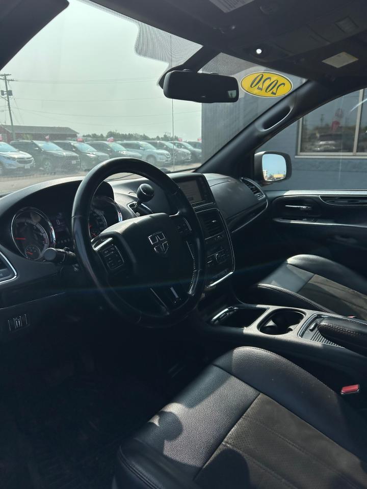 2020 Dodge Grand Caravan PREMIUM - Photo #7