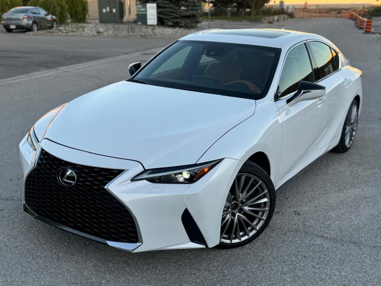 2023 Lexus IS IS 300 Photo4