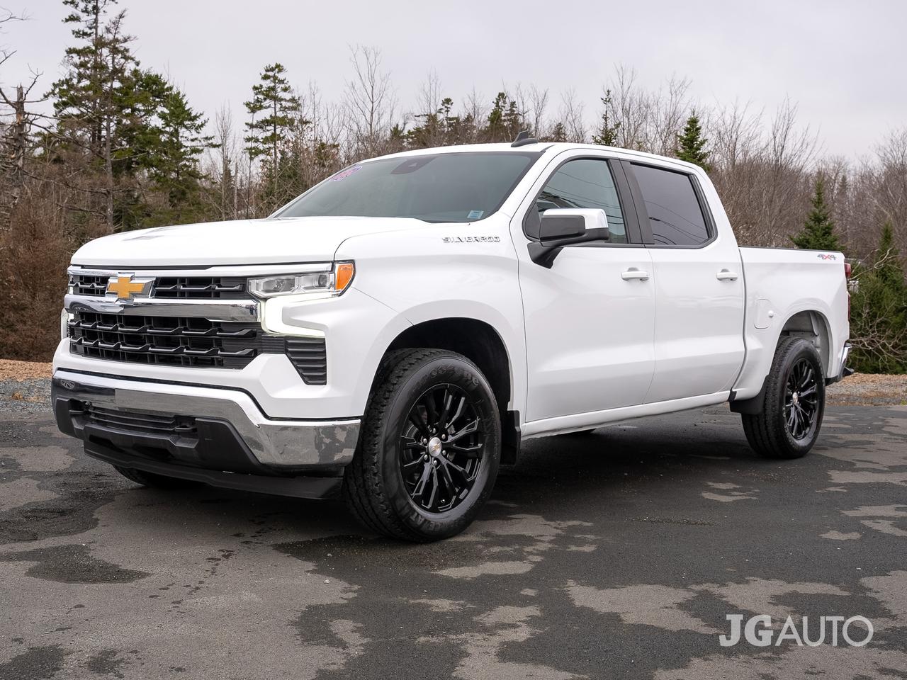 2022 Chevrolet Silverado 1500 4WD Crew Cab 147" LT