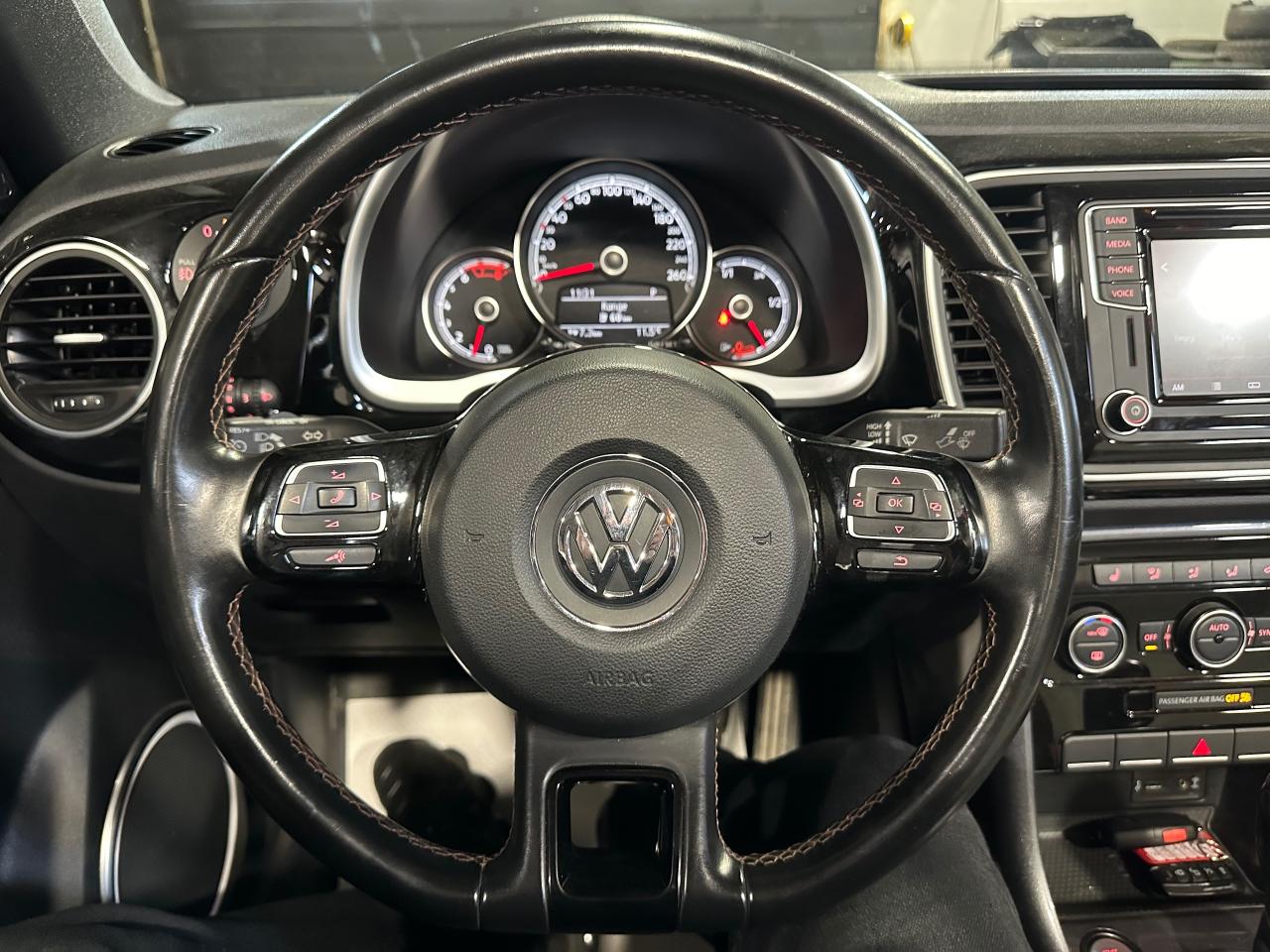 2017 Volkswagen Beetle CONVERTIBLE | FENDER SOUND SYSTEM | BACK UP CAM - Photo #17