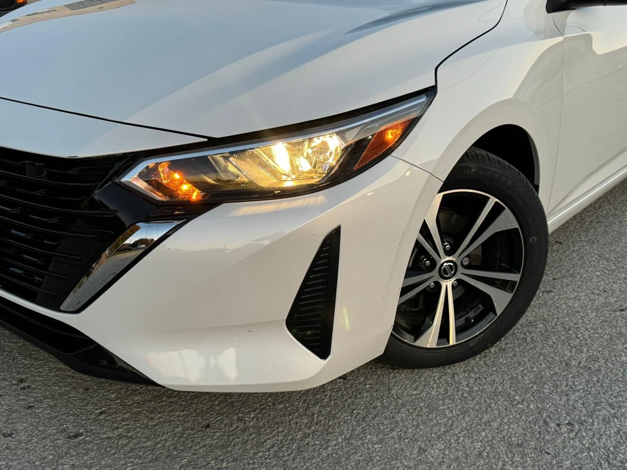 2024 Nissan Sentra SV Photo3