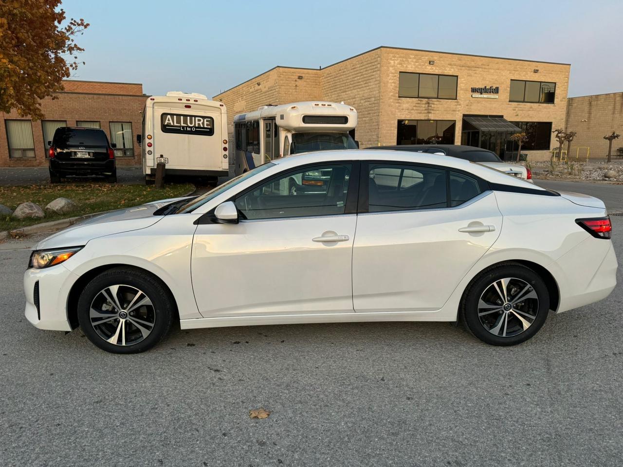 2024 Nissan Sentra SV Photo4