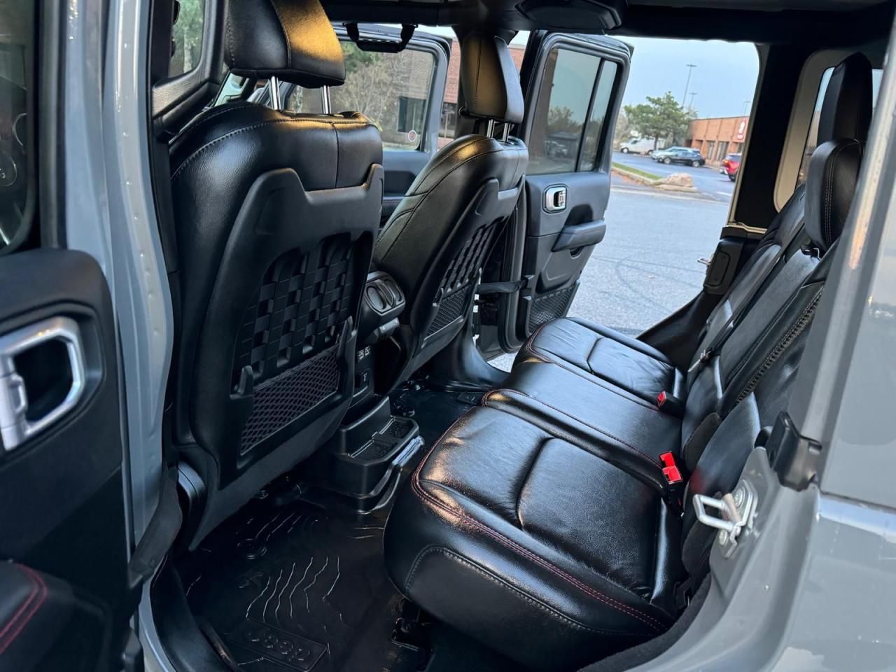 2023 Jeep Wrangler RUBICON - Photo #26