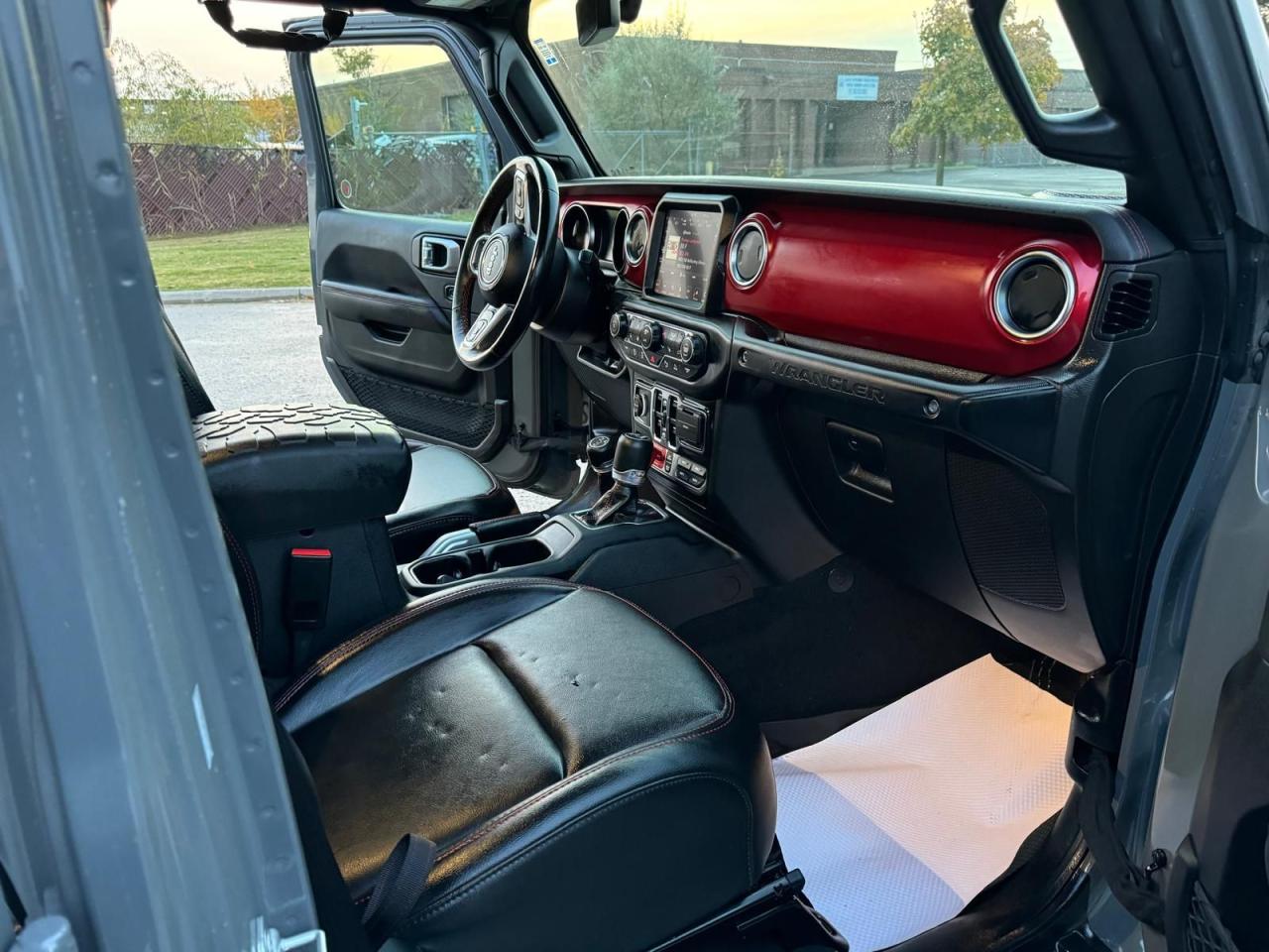 2023 Jeep Wrangler RUBICON - Photo #24