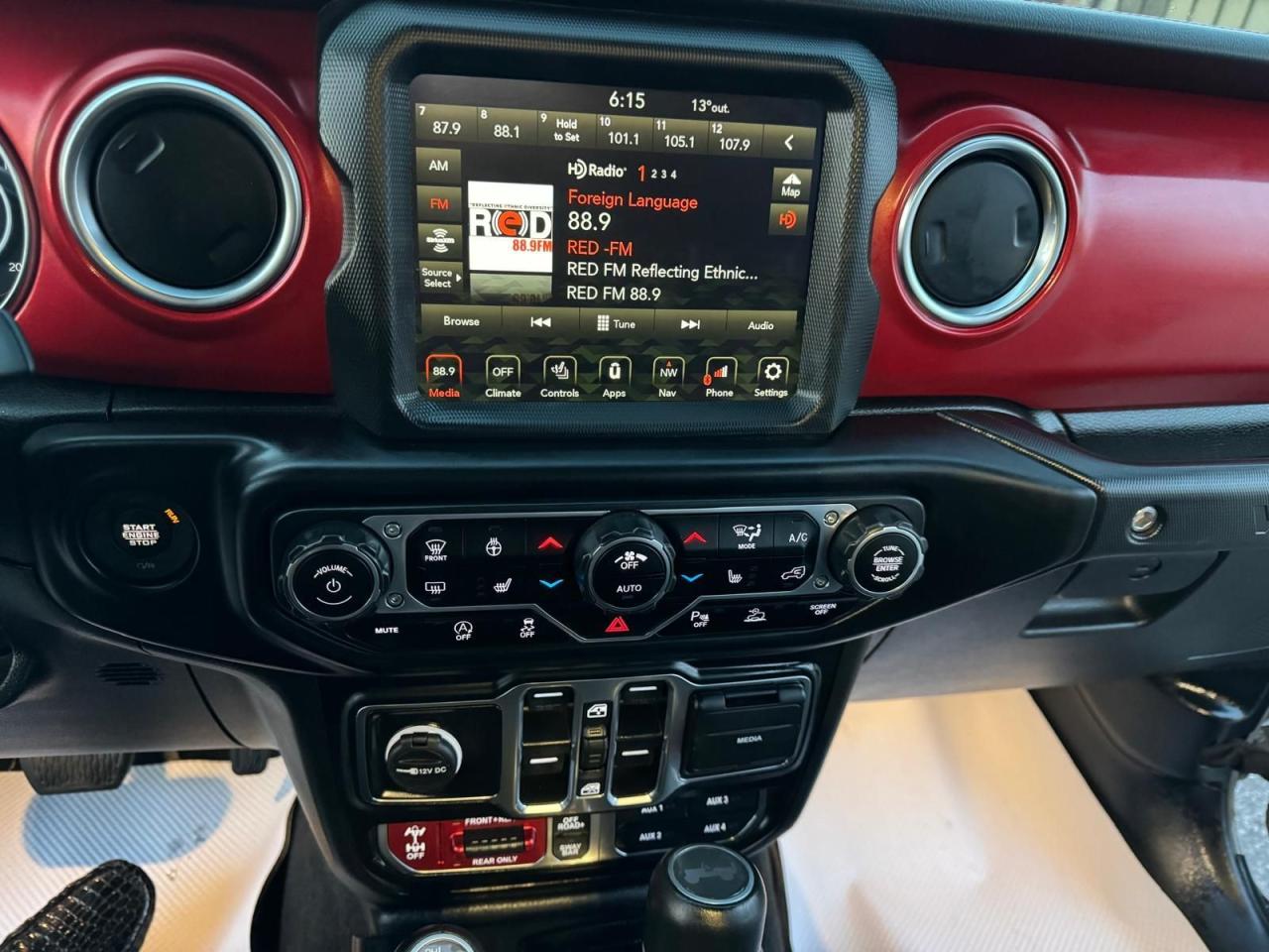 2023 Jeep Wrangler RUBICON - Photo #22