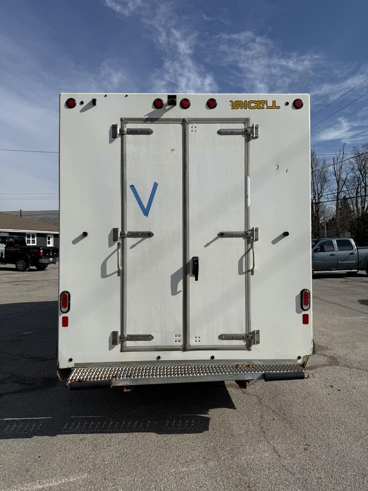 2019 Ford Transit XLT Photo