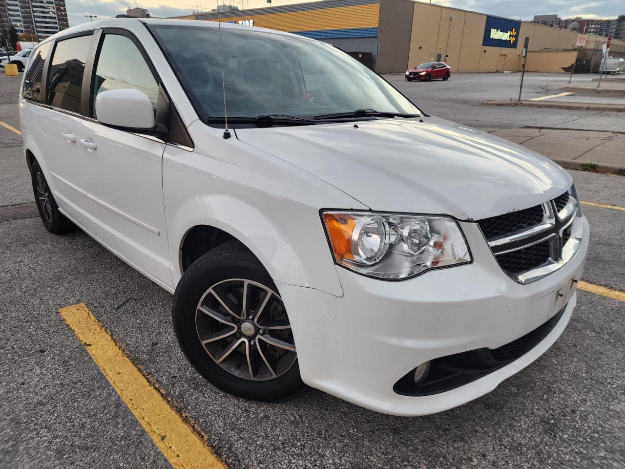 Used 2016 Dodge Grand Caravan 4DR WGN SXT PREMIUM PLUS for sale in Scarborough, ON