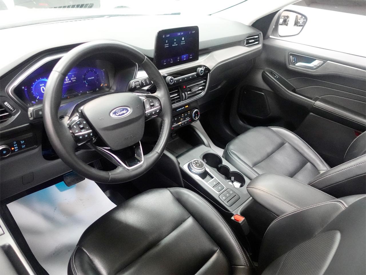 2022 Ford Escape TITANIUM | AWD | Nav | Leather | Sunroof | CarPlay