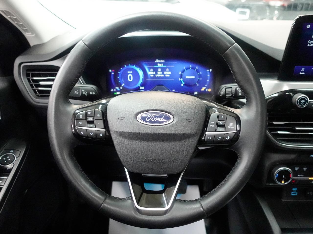 2022 Ford Escape TITANIUM | AWD | Nav | Leather | Sunroof | CarPlay