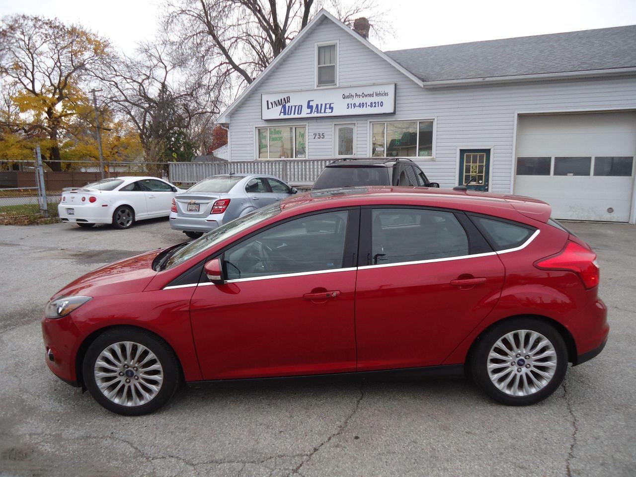 Used 2012 Ford Focus 5dr HB Titanium for sale in Sarnia, ON