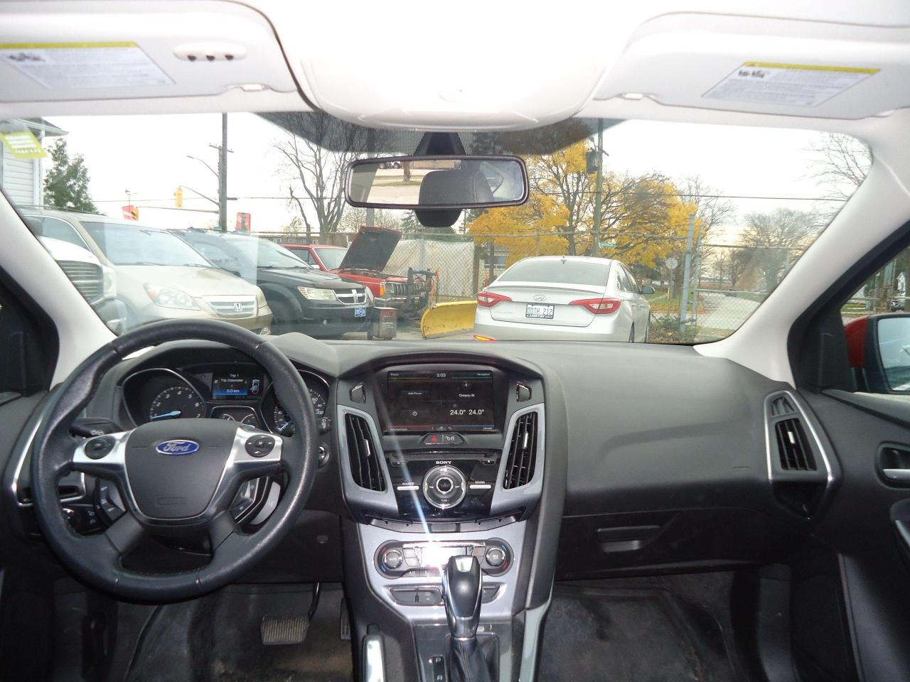 2012 Ford Focus 5dr HB Titanium - Photo #6