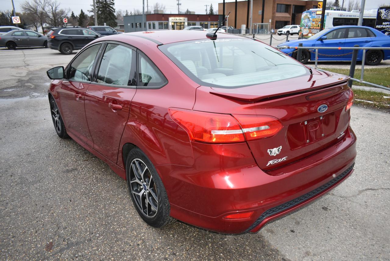 2015 Ford Focus SE - FWD - 2.0L SPORT - LOW KMS - Photo #3