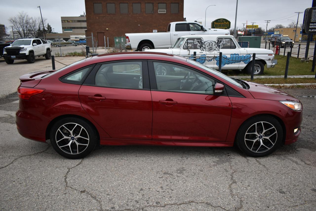 2015 Ford Focus SE - FWD - 2.0L SPORT - LOW KMS - Photo #30