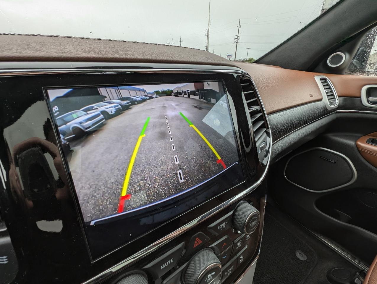 2019 Jeep Grand Cherokee Summit | Manitoba Owned | Heated Cooled Seats - Photo #16